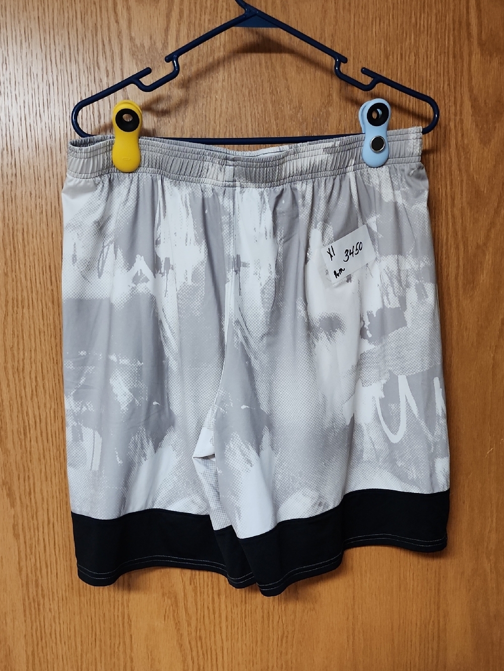 Under Amour White and Gray Athletic Shorts with Black Hem mens Xl number 3450